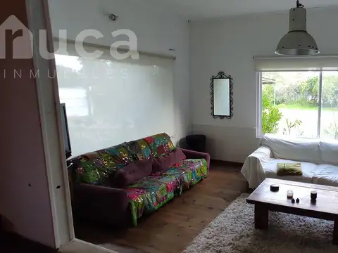 Casa 7 ambientes con 2 baños