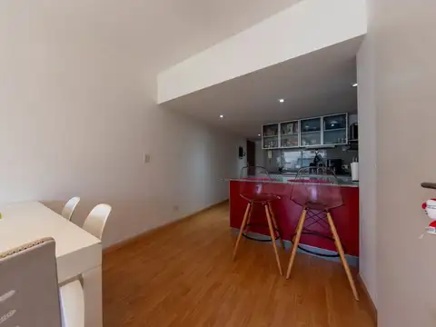 Venta dpto duplex 2 amb. al frente c/ balcon