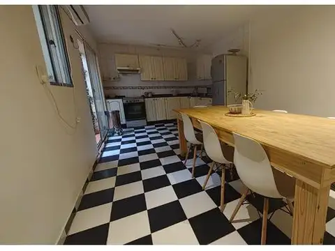 Casa 5 ambientes con 1 baño
