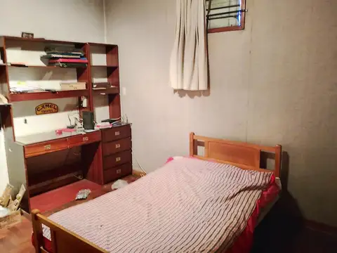 Casa estilo Ingles de 4 amb  con destino comercial