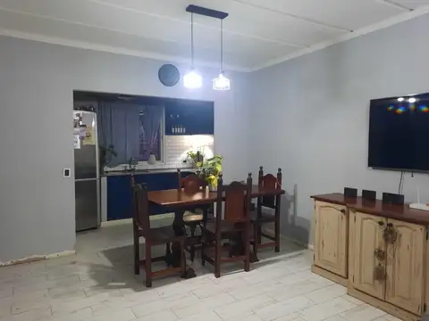 Casa 4 ambientes con 1 baño