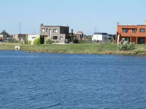 Venta lote a la laguna en B° San Francisco - Villa Nueva en Tigre