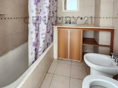 56 entre 24 y 25. Departamento en alquiler 2 dormitorios.