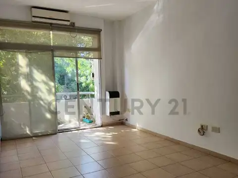 56 entre 24 y 25. Departamento en alquiler 2 dormitorios.