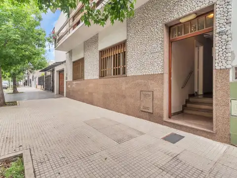 CASA EN VENTA 6 AMB PARQUE AVELLANEDA APTO CREDITO