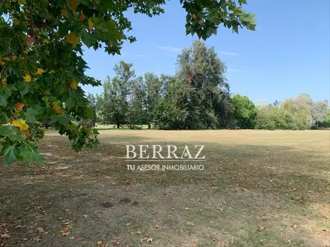 Lote venta de 5738 m2 en La Escondida Manzanares Pilar