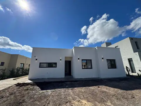 Casa en Venta en Pilar del Este - San Ramon, USD 157.000