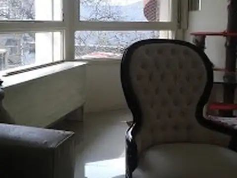 Muy lindo departamento de dos ambientes amplios en edificio con pileta.