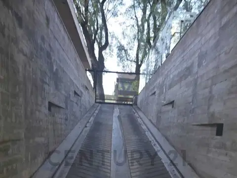 Excelente Cochera y Baulera en Palermo Viejo.