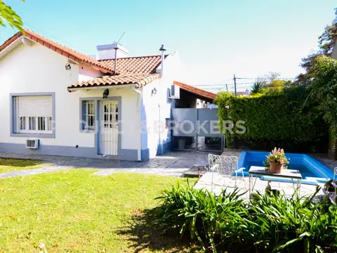 Casa 5 ambientes con 3 baños