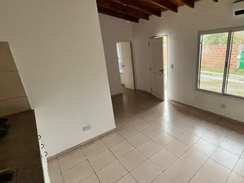 Casa en Alquiler con 1 cochera