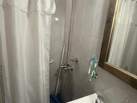 Casa 6 ambientes con 2 baños