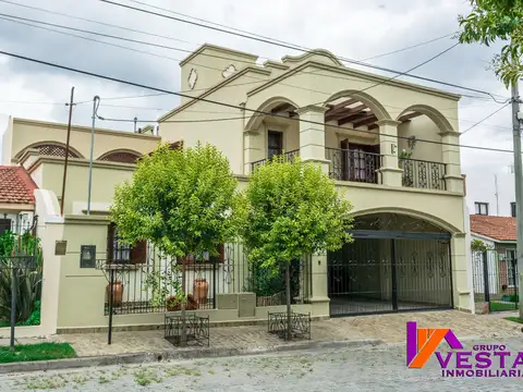 Los Pinos Ii *importante Casa En Venta *zona Oeste 100