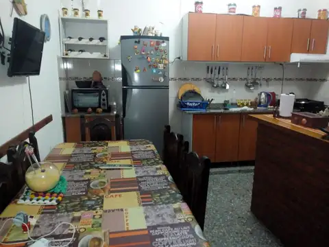 CASA AL FONDO  PH EN VENTA VILLA LYNCH MÁS GALPON