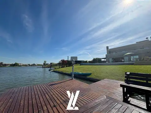 Casa 6 ambientes en venta /alquiler en San Sebastian a la Laguna