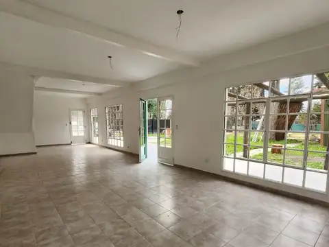 Italia y Av. Juan D Perón