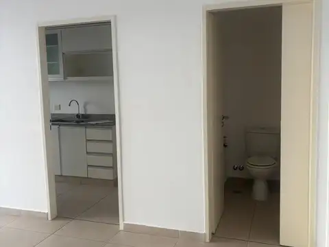 San Blas 3800, Piso San