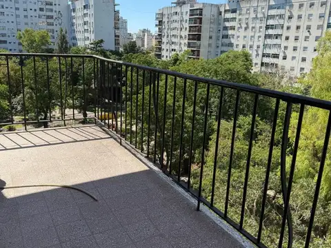 Avenida Eva Perón 1800