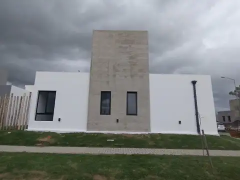 Casa en Venta en Countries y Barrios Cerrados en Cordoba Capital, USD 148.000