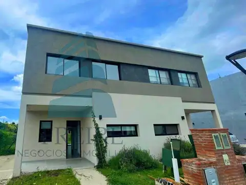 Casa en Alquiler de 4 dormitorios