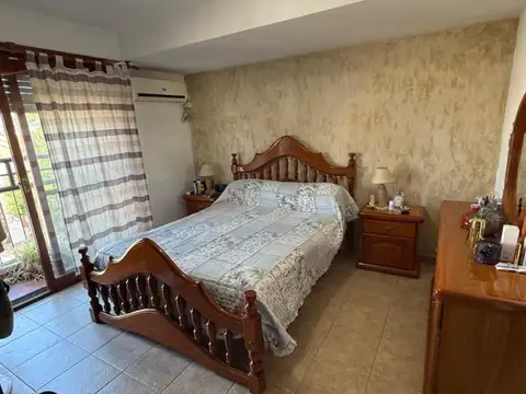 Hermoso Departamento en Planta Alta con Garage y Patio