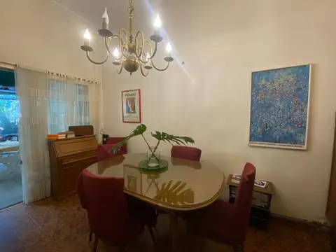 Casa 3 ambientes con 2 baños