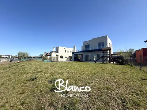 Casa  en Alquiler en El Cantón, Escobar, G.B.A. Zona Norte