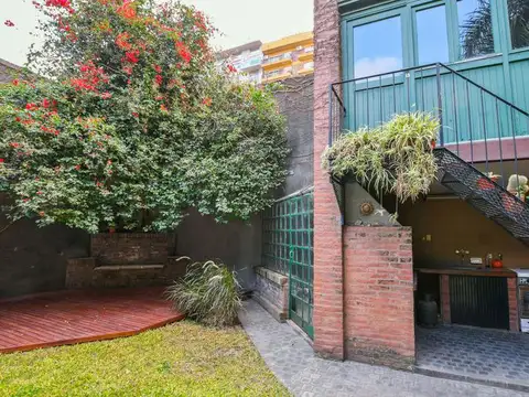 Casa en Venta con 4 cocheras