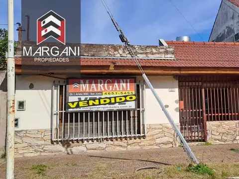 Casa 3 AMB c/ Cochera s/ Lote Propio - OPORTUNIDAD REAL -