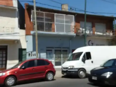 SON 2 PH MONOAMBIENTES 1 PLANTA BAJA OTRO PLANTA ALTA