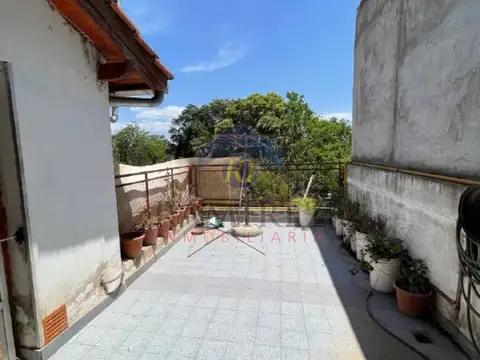 CASA CON LOCAL Y DEPARTAMENTO