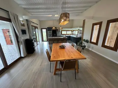 Casa en Alquiler en Santa Clara Del Mar, USD 1.500