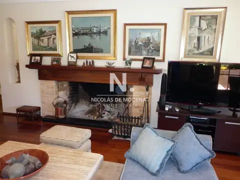 Casa 5 ambientes con 4 baños