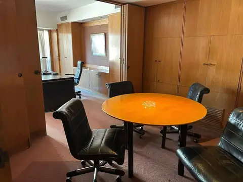 Oficina en Alquiler con 1 cochera