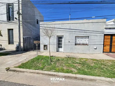 VENTA CASA LA EMILIA- DEPTO A REFACCIONAR 2 HAB