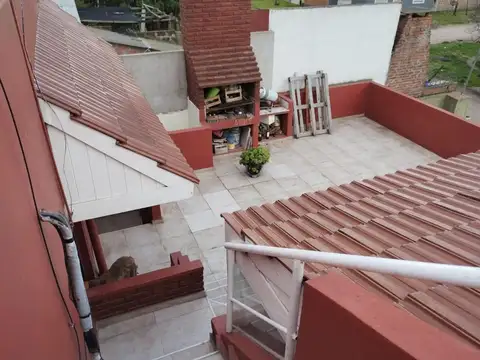 Venta. Local + Chalet 5 ambientes. Gral. San Martin.