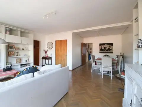Departamento 4 ambientes con 2 baños