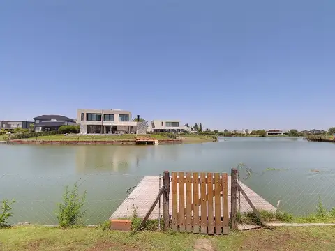 Casa 4 ambientes en alquiler El Cantón a la laguna