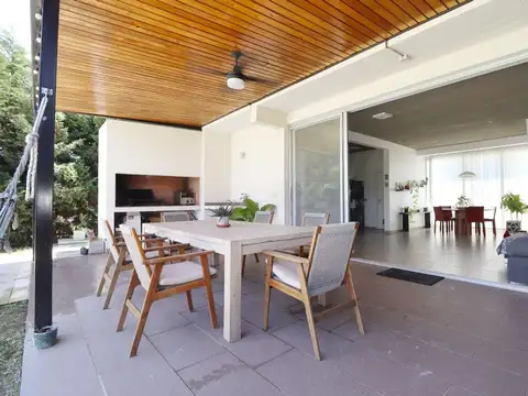 Casa en Alquiler en El Canton, USD 1.700