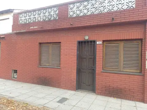CASA 3 AMB CON GARAGE APTO CREDITO LANUS OESTE