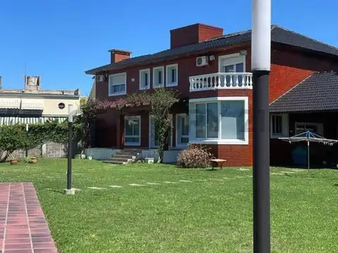 12 e/ 509 y 510 , Piso 0