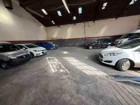 Venta galpón mas viviendas. Acepta permuta. La Boca