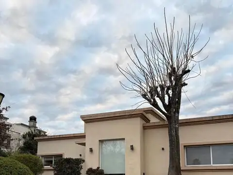 Casa en Venta en Haras Santa Maria, USD 270.000