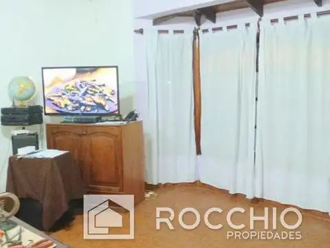 la paz 3676. Entre Pozos y Juncal