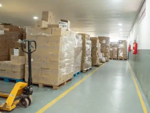 Depósito en venta - 4 Baños - 1163mts2 - Hurlingham