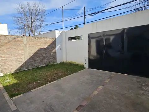 Depto Tipo Casa 3 ambientes con 2 baños