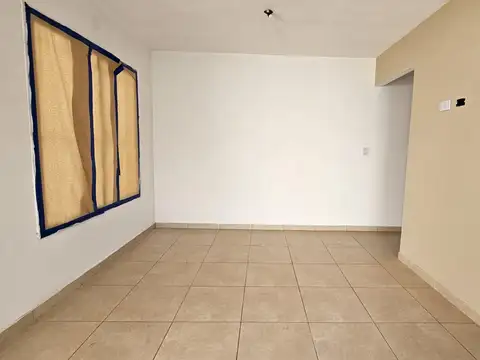 Depto Tipo Casa en Venta en Castelar, USD 90.000