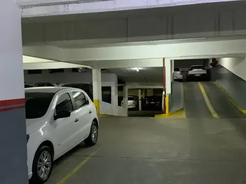 COCHERA EXCELENTE UBICACION RECOLETA