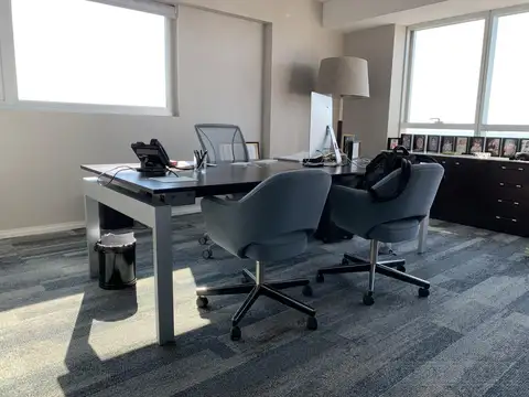 Oficina en Venta con 2 cocheras