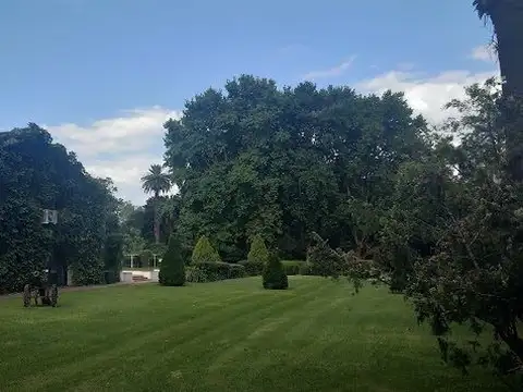 Casa 6 ambientes con 2 baños